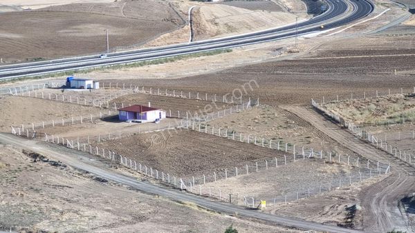 Ankara Gölbaşı Bağiçinde 2 Dönüm Etrafı Telle Çevrili Kupon Arsa Hise Tapulu