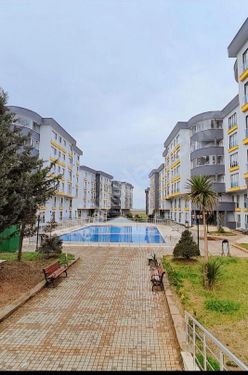 Tuzla Orhanlı,da 2+1 Havuzlu Kapalı Otoparklı Guvenlıklı 100