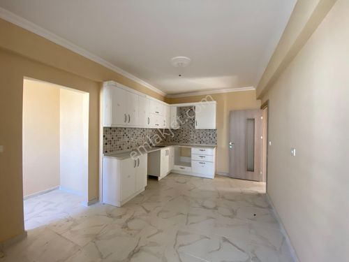 Menemende Acil Havuzlu Site İçinde 3+1 Satılık 130m2 Sıfır Daire