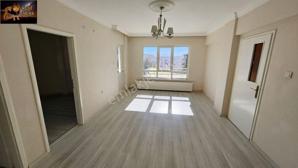 Abidin Paşada 3. Katta 3+1 Çift Balkonlu Full Yapılı Kiralık Daire