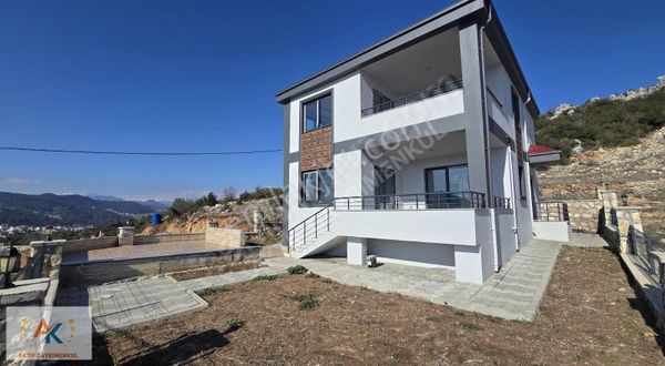 Aktif'den Soğucak'ta Dağ Ve Deniz Manzaralı 4+1 Dublex Villa