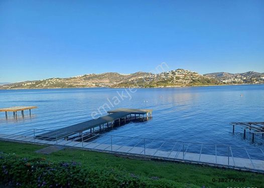 Bodrum Yalıkavak'ta Denize Sıfır Alt Kat Bahçeli Yazlık Daire