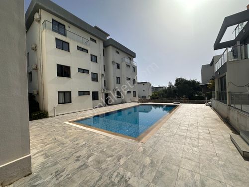 Girne Alsancak'ta Havuzlu Site İçerisinde Satılık 2+1 Daire