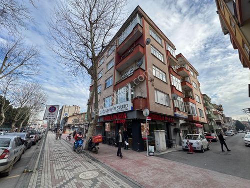 Remax Hür'den Çark Caddesi'nde Kiralık Ofis