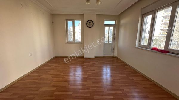 Berapark'tan Atatürk Cad. Yakını Kiralık 2+1 Daire