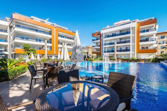 Alanya Oba 2+1 110m² Full Eşyalı İkamete Uygun, Aktiviteli Site İçerisinde Cam Balkonlu Ferah Daire