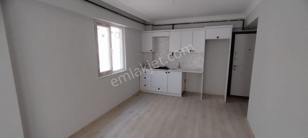 Yalova Merkezde Geniş Verandalı 1+1