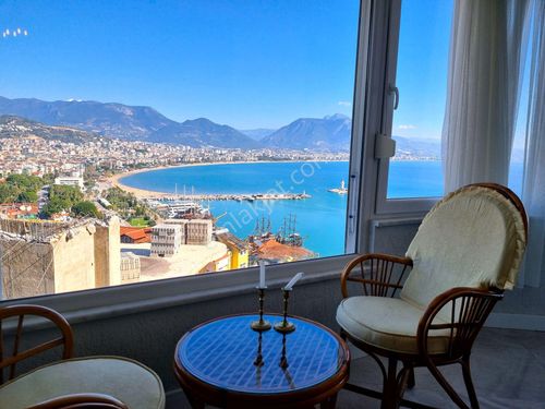 Alanya Kale'de Panoramik Manzaralı Lüks Eşyalı Kiralık 2+1 Daire