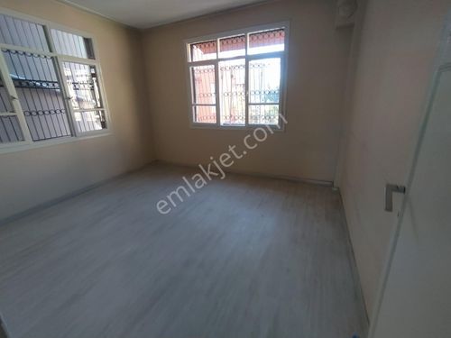 Adana Türkmenbaşı Bulvarı Caddeye Yakın Aylık 2+1 Parkeli Kiralık Daire