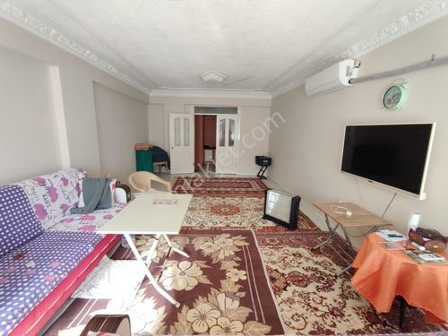 Ergünden Pirireiste Silifke Caddesi Üzeri Satılık 3+1 Daire