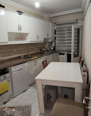 Büşra Gayrimenkulden Çarşı Merkezde Satılık Daire 2+1 Kat 3 Doğalgazlı Kombili Masrafsız