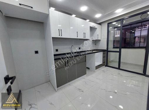 Arzu Emlaktan Satılık Sıfır 90m2 2+1 Balkonlu Yüksek Giriş Daire