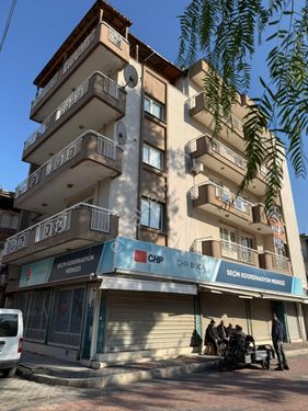 Buca Yeşilbağlar’da 160m2 Teraslı Barbekülü Park Manzaralı Satılık Daire