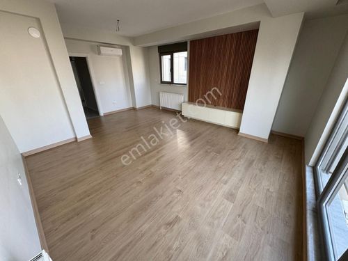 Erenköy Ethemefendide 100m2 2+1 Ankastre Mutfaklı Kiralık Daire