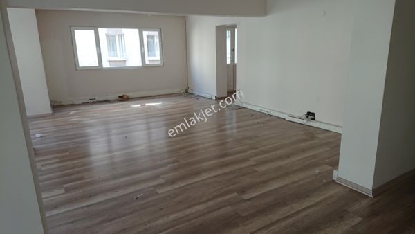 alsancak mahmut esat bozkurt caddesinde 125m2 2+1 2kat ofis kat