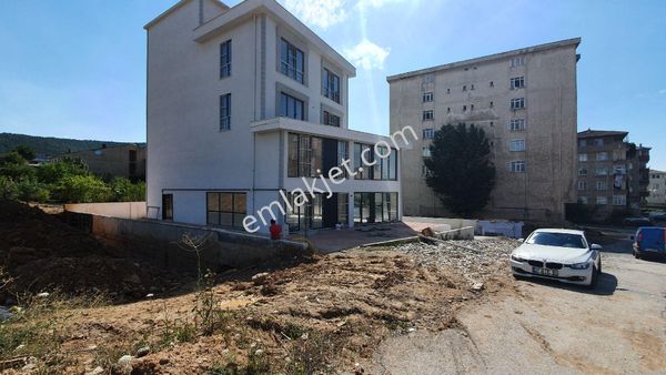 TİBET DEN ferhatpaşada 560m2 arsası 1000m2 bina 