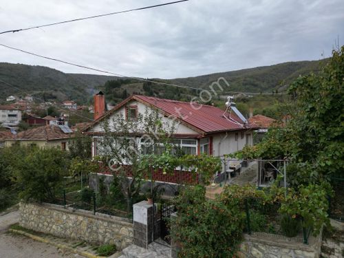 Kocaeli Karamürsel Akçat'ta Satılık 100 M2 Müstakil Ev ve Arsası