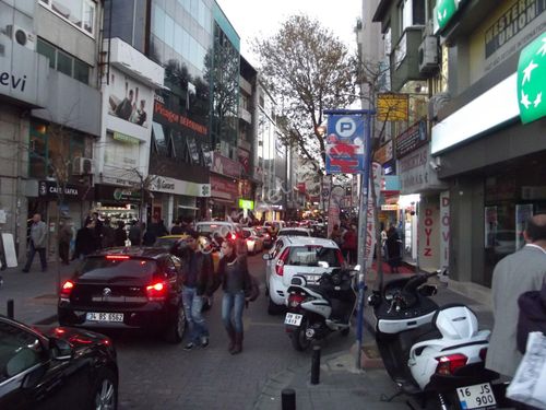 Beşiktaş Çarşı da 130m2 PET SHOP Dükkanı Devren Kiralık CEYHUN® EMLAK
