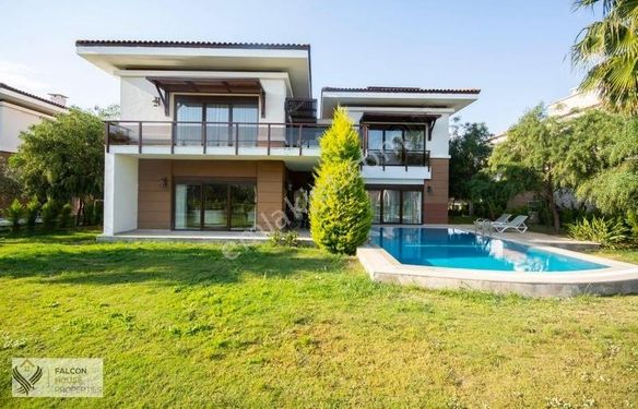 Antalya Belek Kadriye'de Satılık Site içinde 5+1 Müstakil Villa