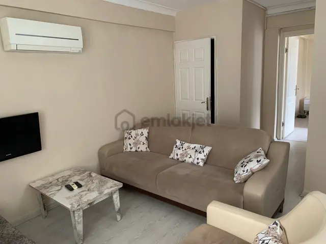 Çiğli Çok Temiz Günlük Kiralık Daireler(klima,wifi Herşey Mevcut