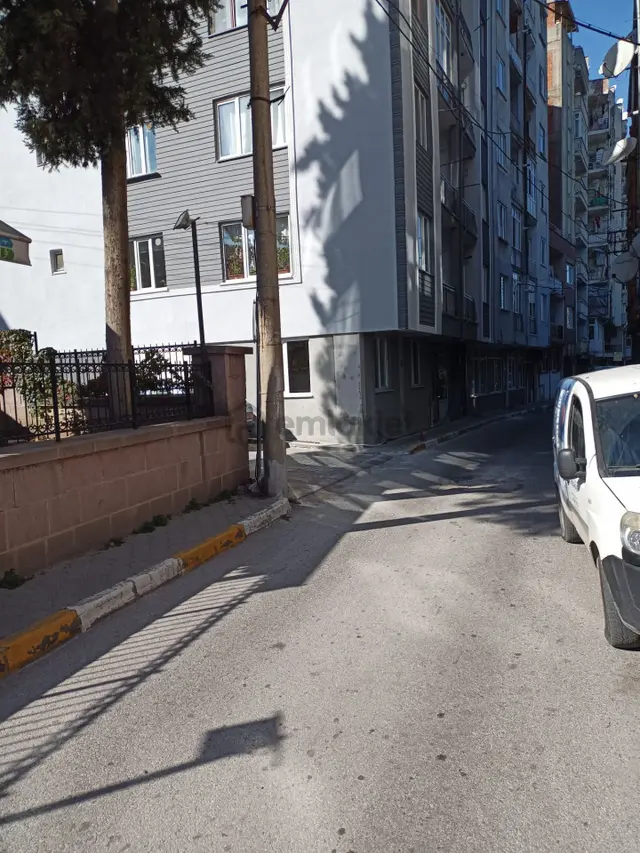 Mirzabey Mahallesinde Tek Tapulu 1 Adet 1+1, 1 Adet 1+0 Satılık Daireler 3