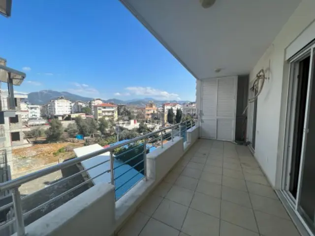 Merkezi Konumda Geniş 3+1 Daire 1