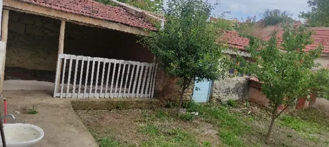 Acil Satılık Çarşıya Yürüme Mesafesinde Müstakil Ev 4
