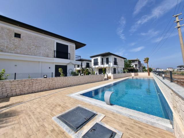 Didim Efelerde Satılık Kompleks İçi Havuzlu-otoparklı Lüx 3+1 Villa 3