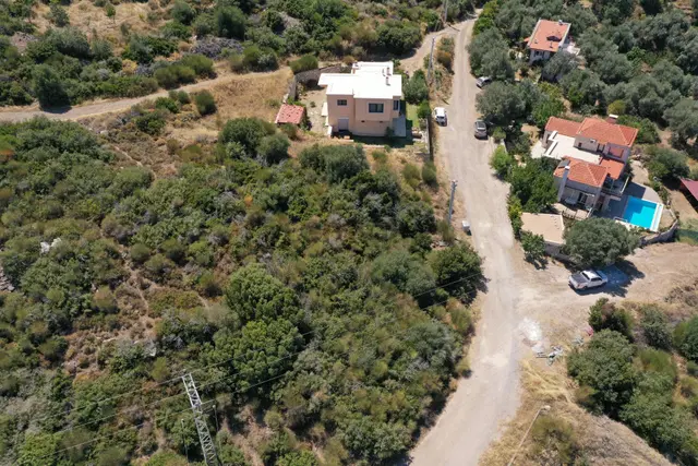 Karaburun Merkez'de 730 M² Deniz Manzaralı İmarlı Arsa 4