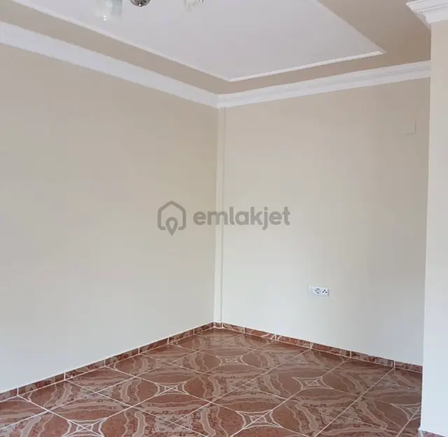 Salihli Sağlıkta Kiralık 3 + 1 Zemin Kat Daire 2
