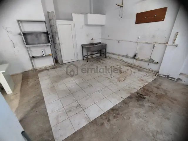 Buca Uçanyolda Satılık 35m2 Wcli Dükkan 3