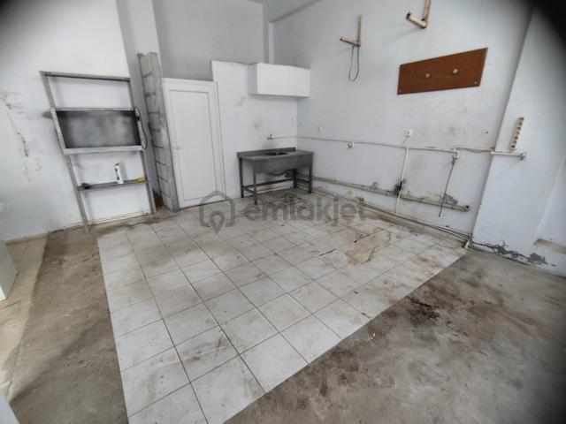 Buca Uçanyolda Satılık 35m2 Wcli Dükkan 4