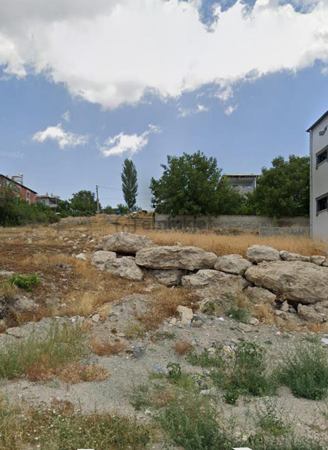 Çamardı Çarşı İçinde Satılık Arsa 5