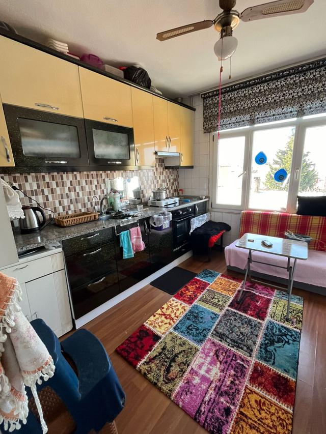 Acil Konak Ulubatlı Mah.de 2+1 M2 Arakat Tadilatlı Daire 95 M2 5