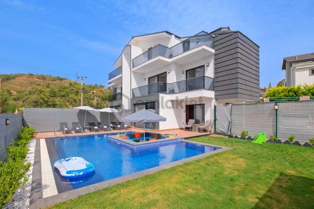 Çiftlik'de Kiralık(günlük) 4+1 Lüx Havuzlu Jakuzili Villa (mera-125) 4