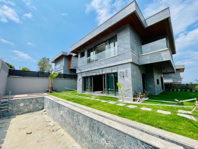 7/24 Guvenlık-özel Havuz-otopark-hamam-sauna-buhar Odası-asansor-500 M2 Bahçe-müstakil 4