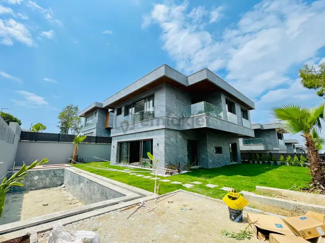 7/24 Guvenlık-özel Havuz-otopark-hamam-sauna-buhar Odası-asansor-500 M2 Bahçe-müstakil 3
