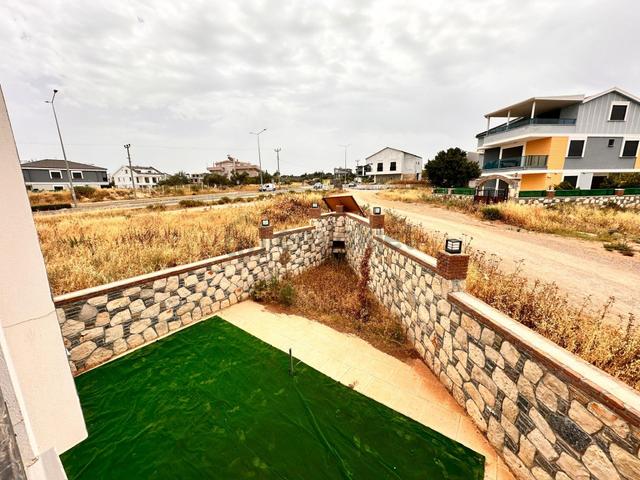 Didim Hisar Mahallesi Yuvakur Emlaktan Acil Satılık 3+1 Villa Bahçeli Havuzlu Köşe Başı 5