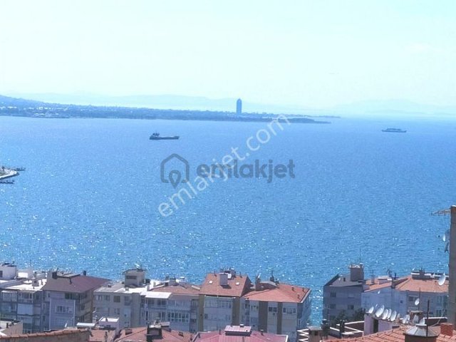 Konak Yurume Mesafesinde Deniz Manzaralı Komple Bina 4 Daire
