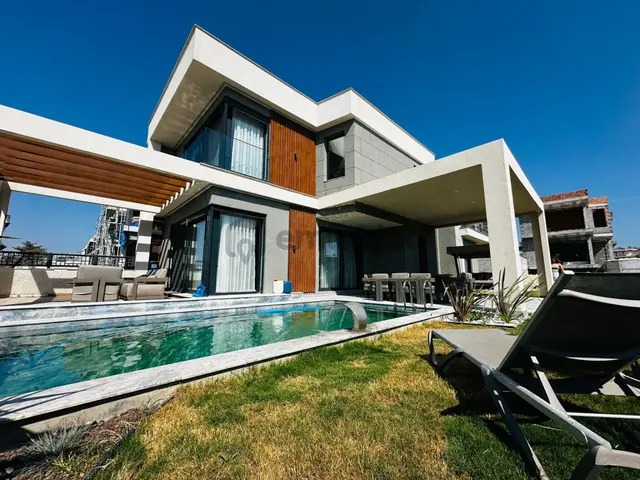 Full Manzara-güvenlik-özel Havuz/otopark-merkezi-600 M2 Bahçe-ultra Lüx -tamamı Müstakil 3