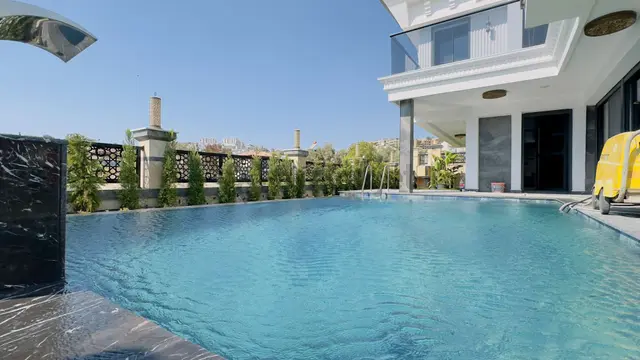 Manzara-özel Havuz-kapalı Otopark-hamam-sauna-500 M2 Bahçe -ultr Lüx-akıllı Ev-tamamı Müstakil 3
