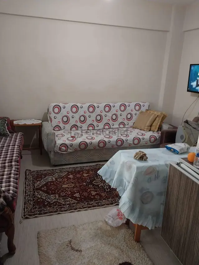 Akçay Yenimahalle'de Eşyalı Kiralık Bahçeli Yazlık Denize 150m. 1