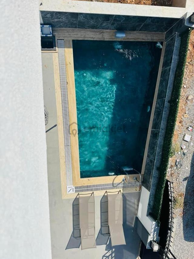 Didim Efeler Mahallesi Tam Müstakil Havuzlu Otoparklı Lüks Villa 4