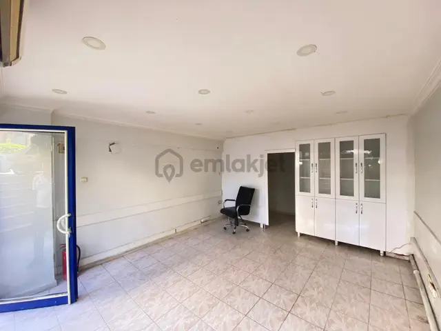 Emniyet Müdürlüğü Civarı Sigortacılar Bölgesinde Satılık Dükkan 4