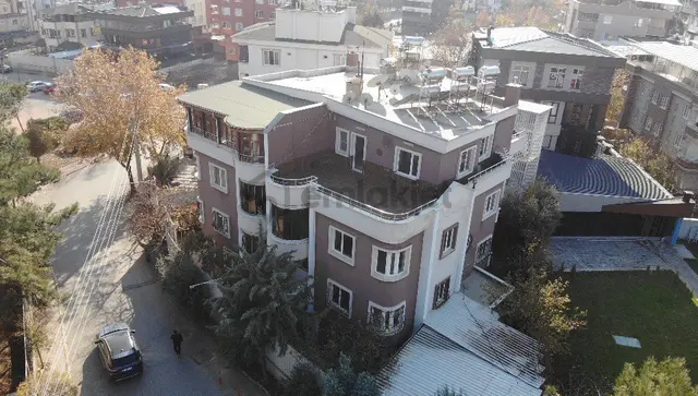Repa Gayrimenkul Güvenevler Mah. Adliye Yakınında Kiralık Villa! 2