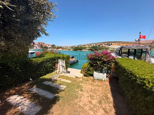 Alaçatı Gayrimenkulden Alaçatı Port'ta Yıllık Kiralık Villa.. 1
