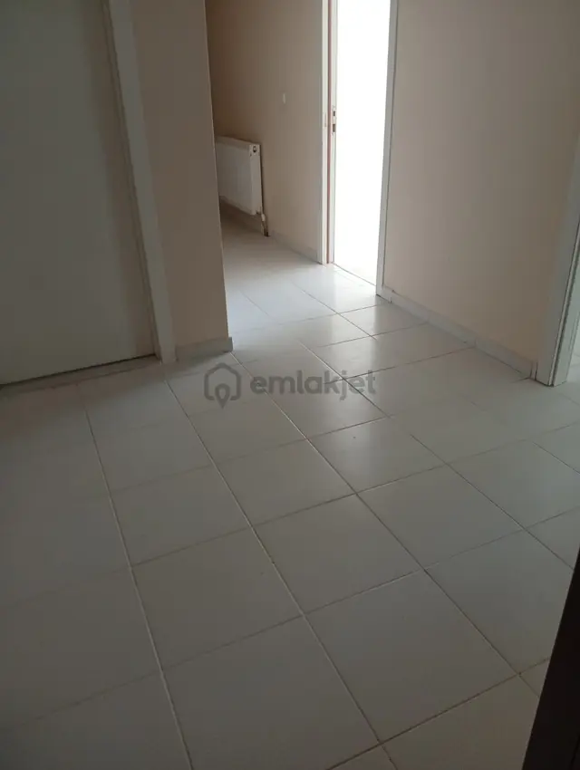 Geniş, 3+1, 2 Banyo, 2 Asansör, Ara Kat, Güney Cephe 2
