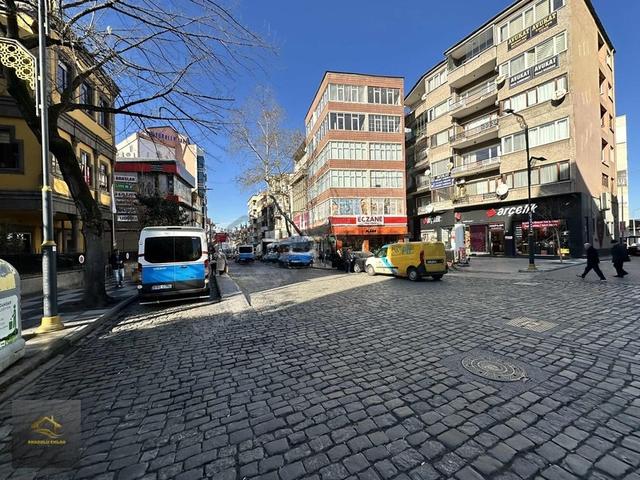 Trabzon Meydan'da Kiralık 3 Odalı Ofis