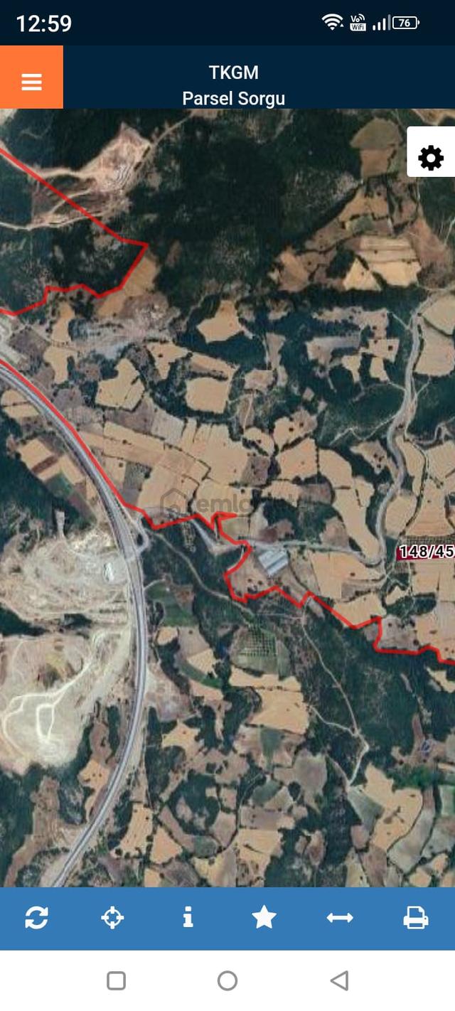 Balıkesire 30 Km Mesafede, İzmir Yoluna 1km , Satılık Tarla 3
