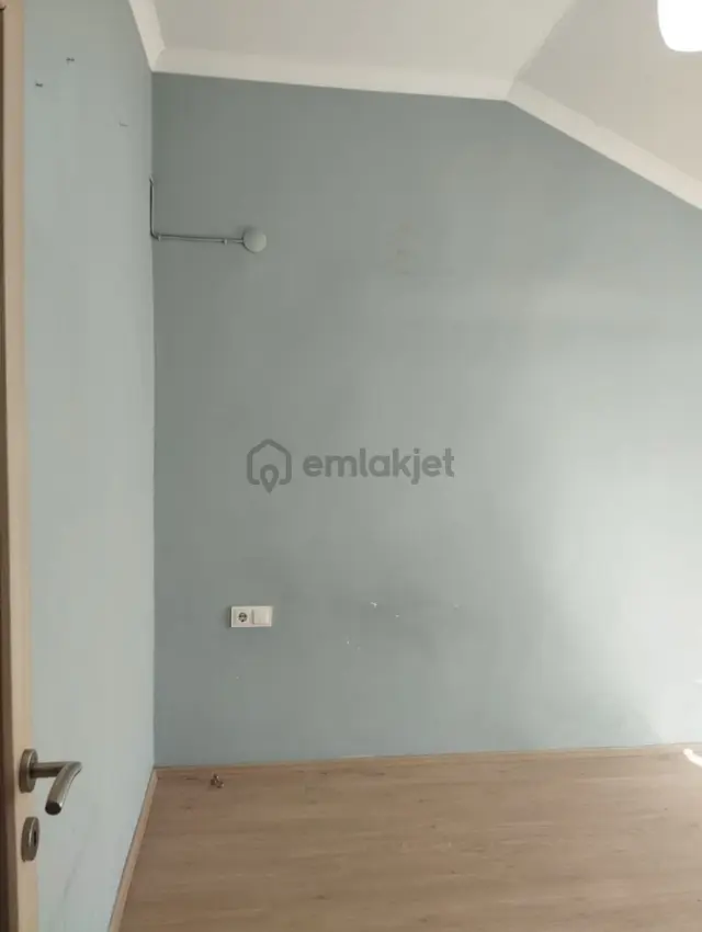 Stop’tan Günlükbaşı Migros Üstü Boş Kiralık 3+1 5